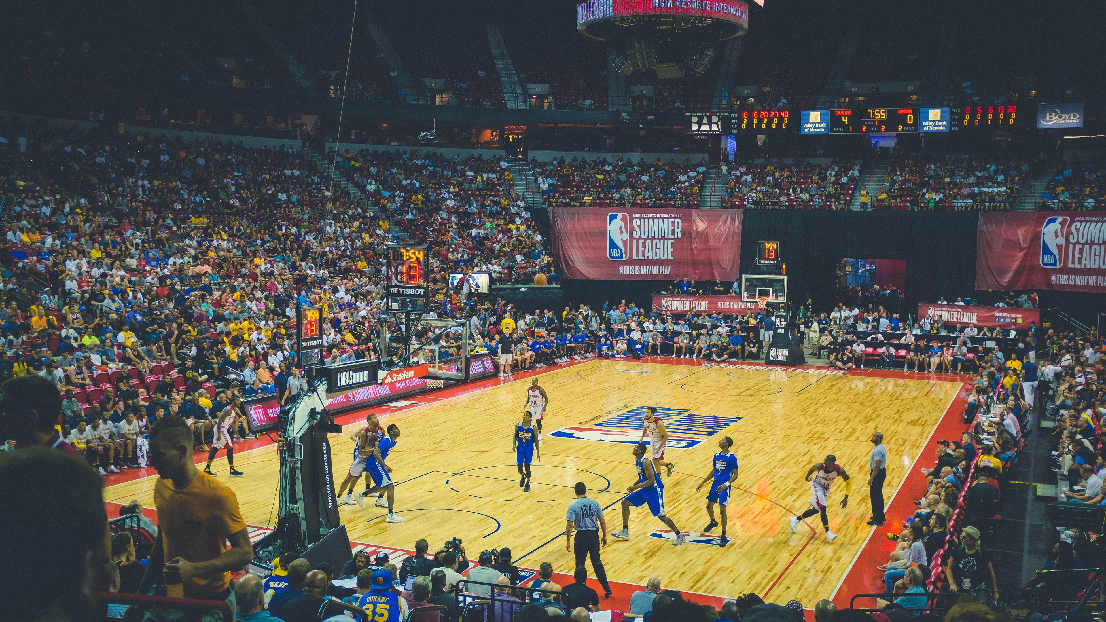 华体会hth备用地址最新-勇士凭借库里和穆迪的出色表现击败太阳，止住连败，勇士gm谈库里