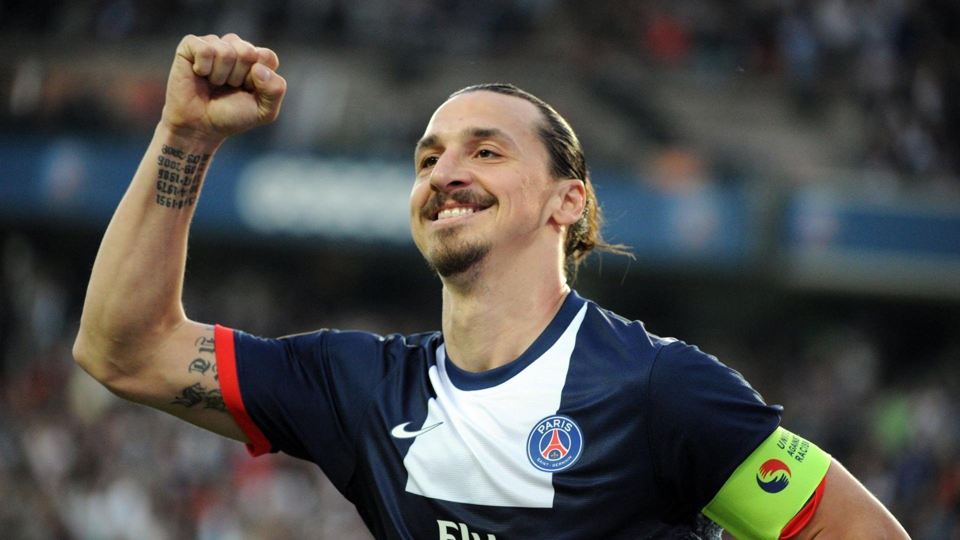 华体会体育在线-哈兰德梅开二度助曼城2比1领先，本赛季五大联赛双响5次居首，曼城队长哈兰德